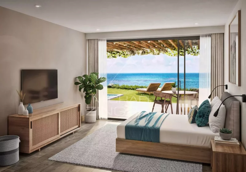 BALACLAVA: Seafront apartment on the first floor