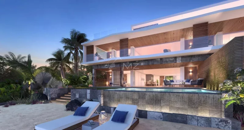 BALACLAVA: Seafront apartment on the first floor