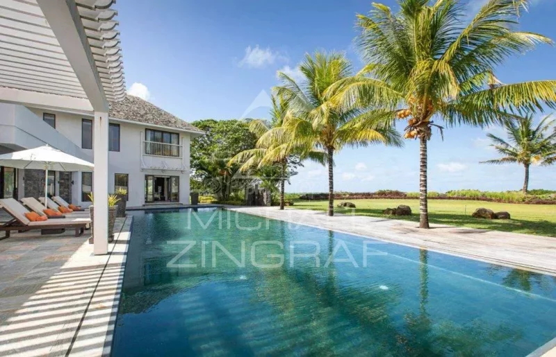 5 bedroom villa in the prestigious domain of Anahita