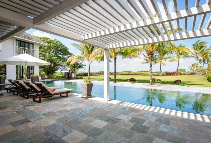 5 bedroom villa in the prestigious domain of Anahita