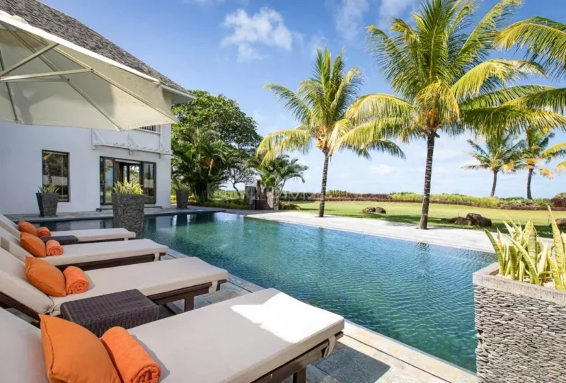 5 bedroom villa in the prestigious domain of Anahita