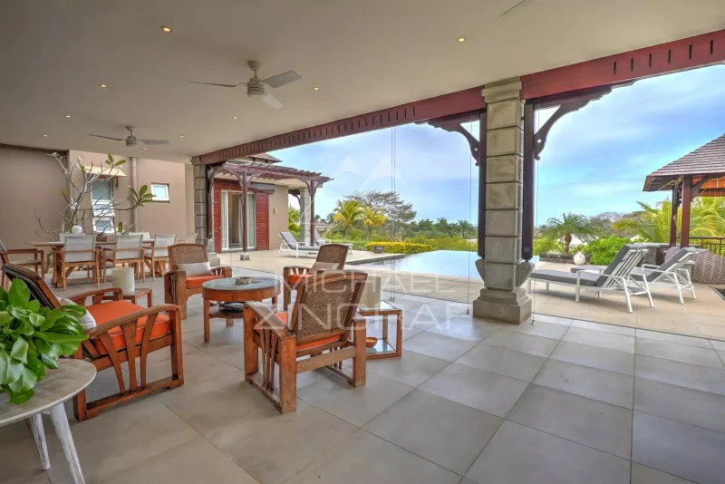 Villa in a prestigious golf estate of Bel Ombre