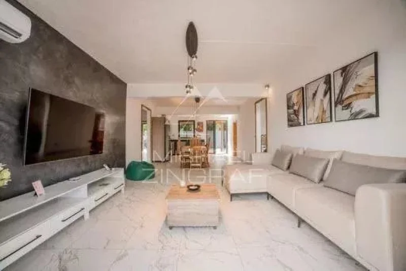 3-Bedroom Villa in Pereybere