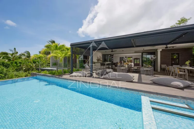 Villa d'exception pieds dans l'eau - Haute Rive