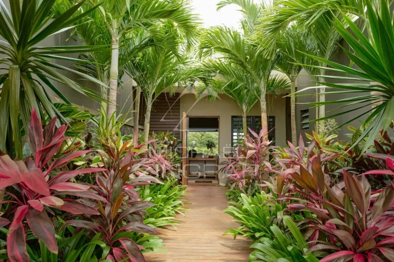 Villa d'exception pieds dans l'eau - Haute Rive