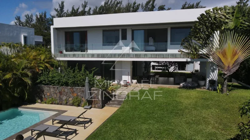 Exceptional Villa in Cap Malheureux with access to the sea