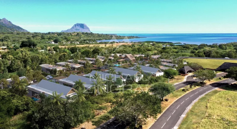 Exclusive Villa Nestled Between Lagoon and Mountains – Black River