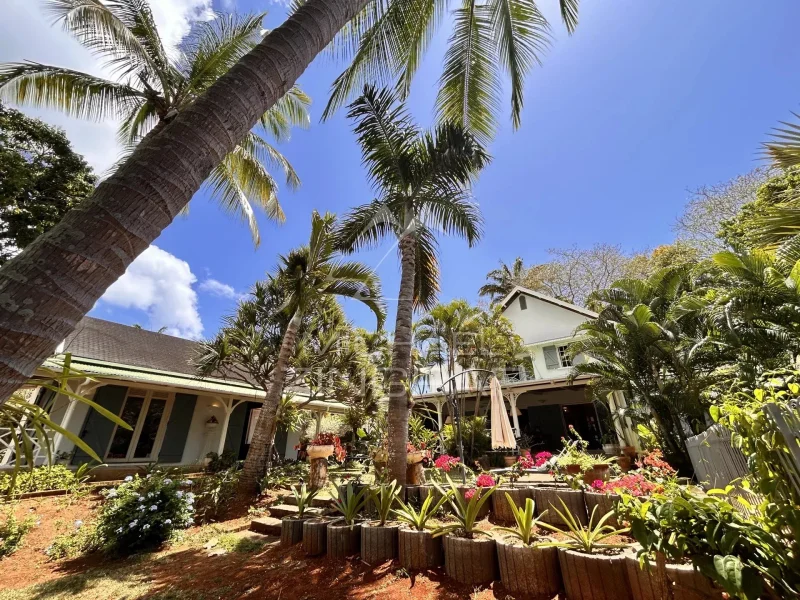 Villa d’Exception avec Accès Privé à la Mer – Pointe aux Canonniers
