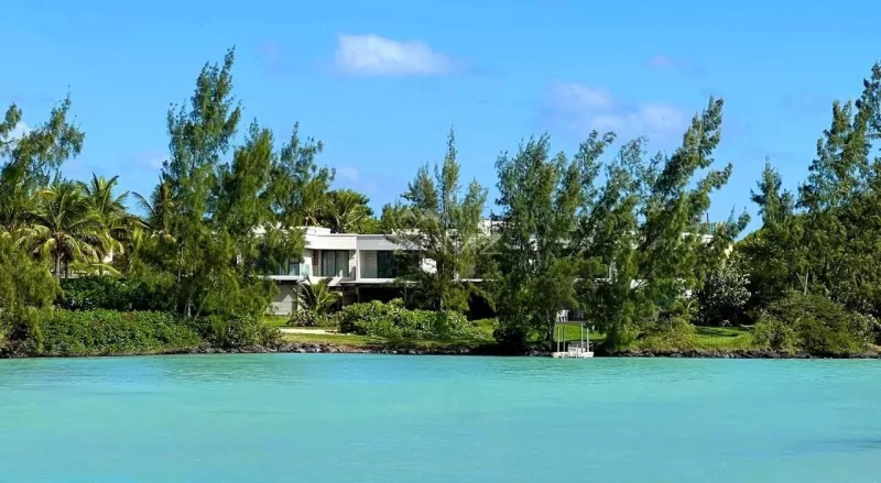 Duplex 3 bedrooms in secure residence