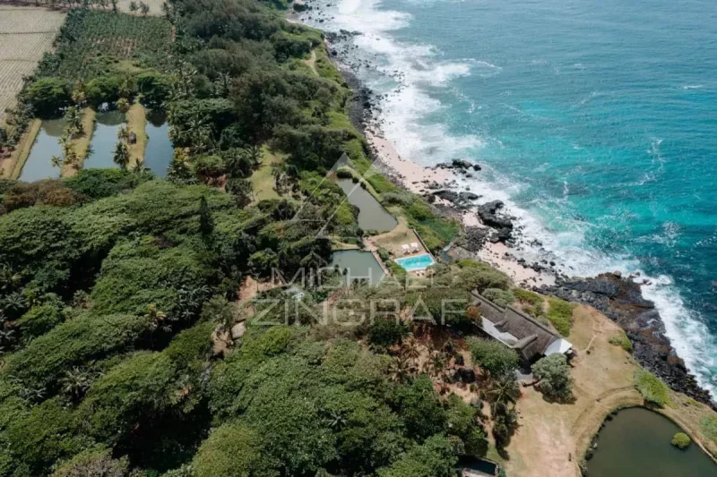 Villa in the south of the island LE CAMPEMENT