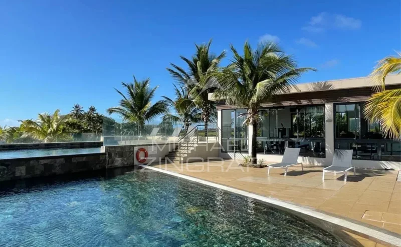 Superbe penthouse avec vue panoramique sur la mer