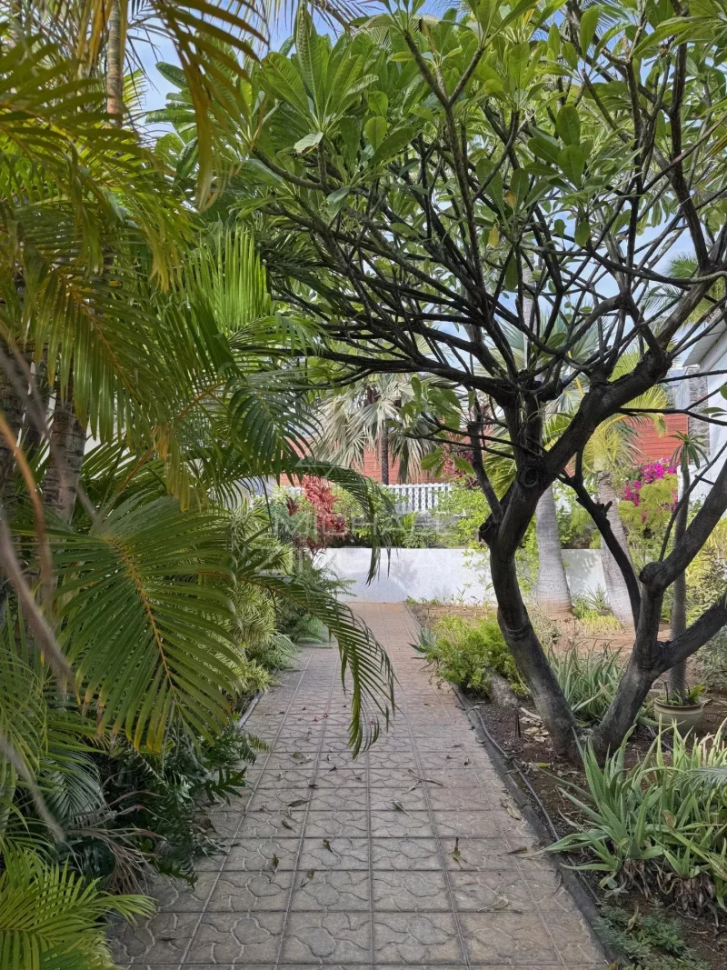 Exceptional Villa with Ocean View in Saint-Gilles-les-Bains