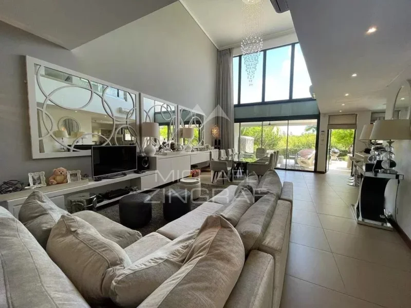 Élégant triplex de 3 chambres en suite au cœur d’Azuri