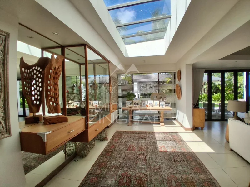 Magnifique villa avec accès plage privée – Un bien d’exception à Grand Baie