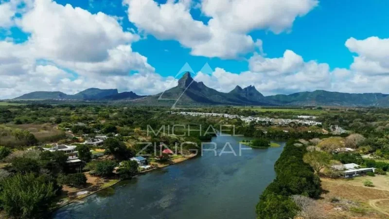 Exceptional 4 bedrooms Seaview Penthouse in Tamarin