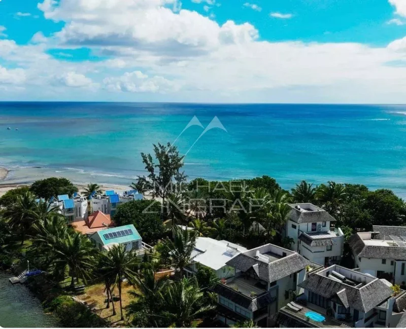 Exceptional 4 bedrooms Seaview Penthouse in Tamarin