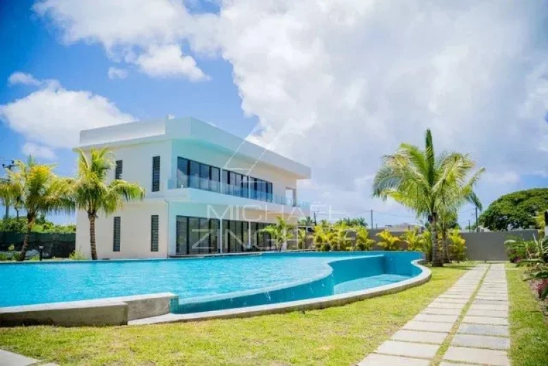 Resort Living Just Minutes from Pereybere Beach