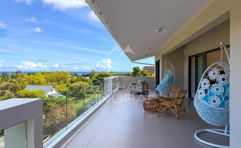 Außergewöhnliches Penthouse mit 3 Schlafzimmern, Jacuzzi und Panoramablick auf das Meer