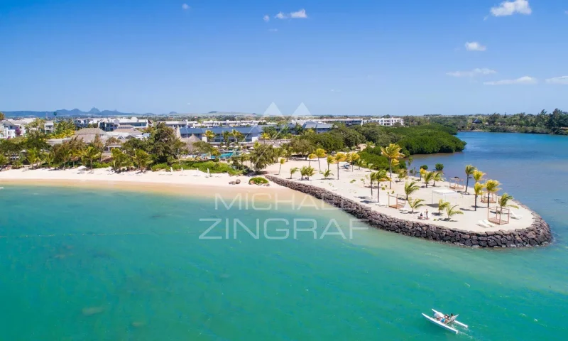 Île Maurice – Élégant Duplex de 3 Chambres avec Piscine Privée à Azuri Ocean & Golf Village