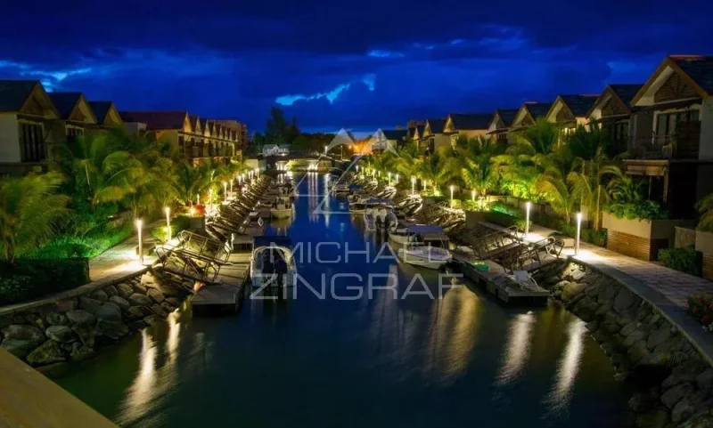 Exceptional Fully Renovated Duplex in the Heart of a Marina – Black River
