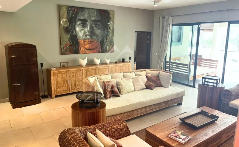 Elegant 3-Bedroom Apartment with Private Pool & Sea Views – Bain Bœuf