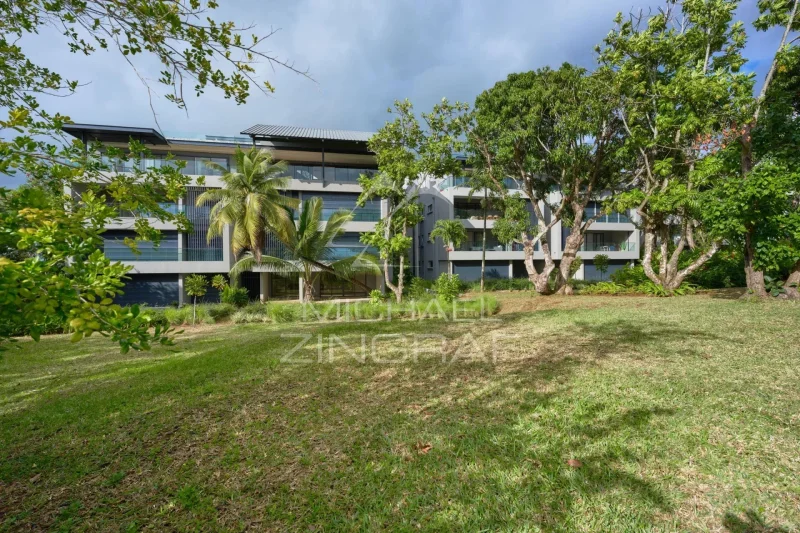Élégance & Art de Vivre – Appartement 4 Chambres avec Jardin Privatif - Belle Vue