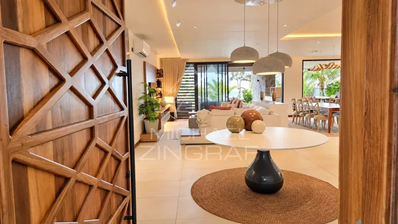 Duplex Pied dans l’eau de 3 Chambres à Pointe aux Canonniers