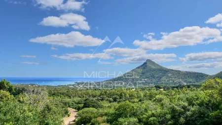 Exklusives Wohngrundstück – Rivière Noire